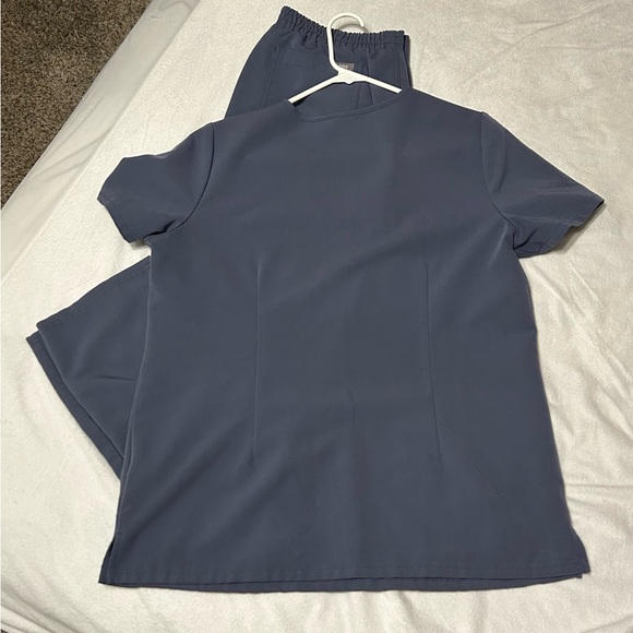 FIGS scrubs, Women’s size medium - Picture 2 of 6